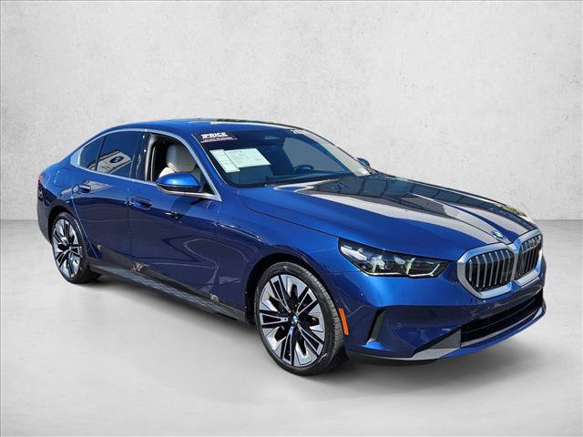 Used 2024 BMW 530i w/ Convenience Package RWD image 3