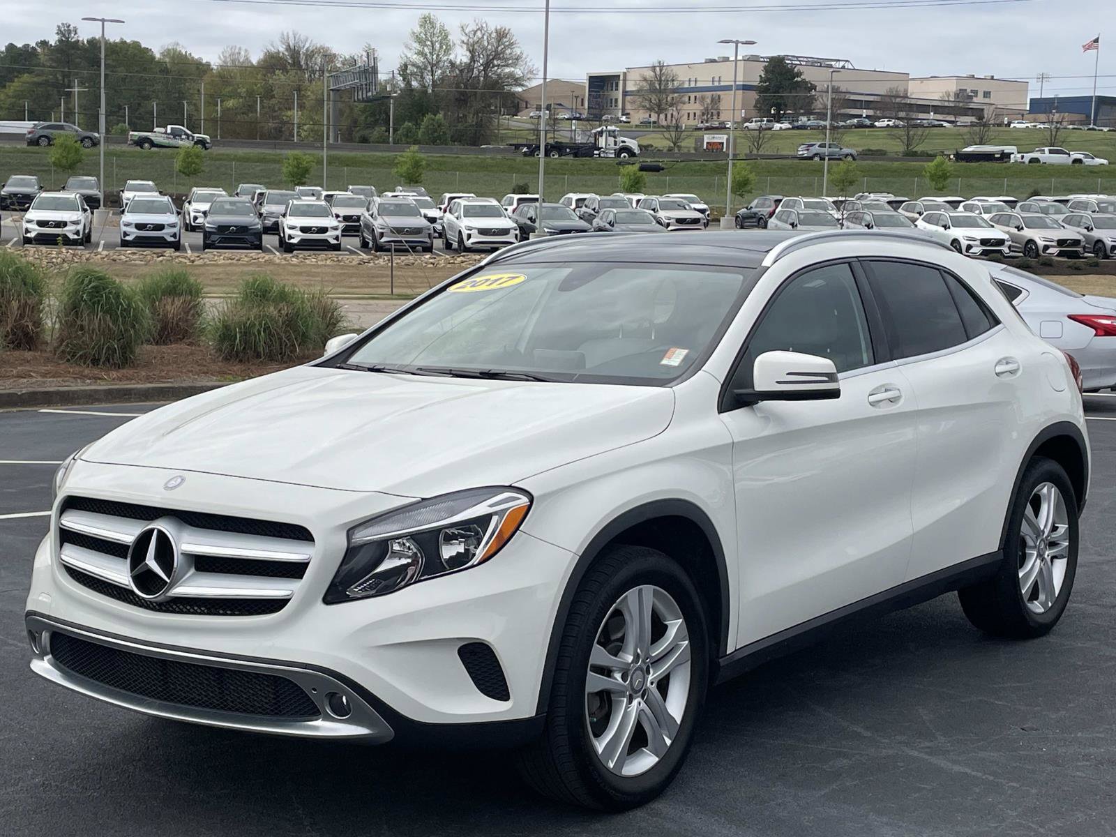 Used 2017 Mercedes-Benz GLA 250 4MATIC image 3