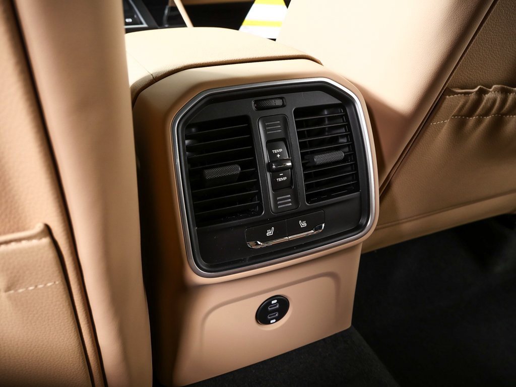 New 2026 Porsche Macan image 22