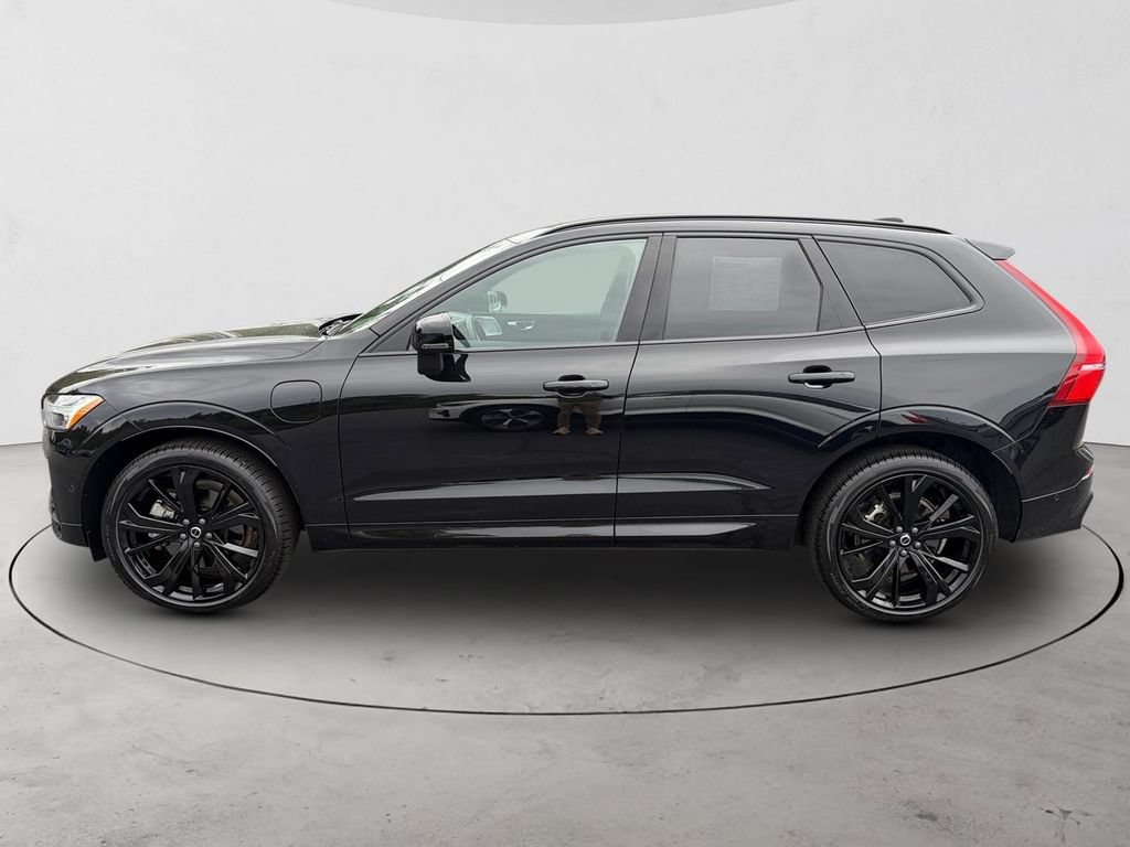 Certified 2024 Volvo XC60 T8 Ultimate w/ Climate Package AWD/4WD image 2