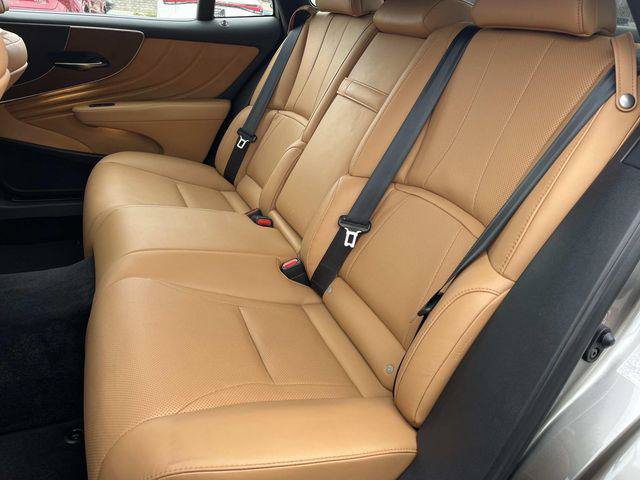 Certified 2023 Lexus LS 500 w/ Accessory Package (Z2) RWD image 22