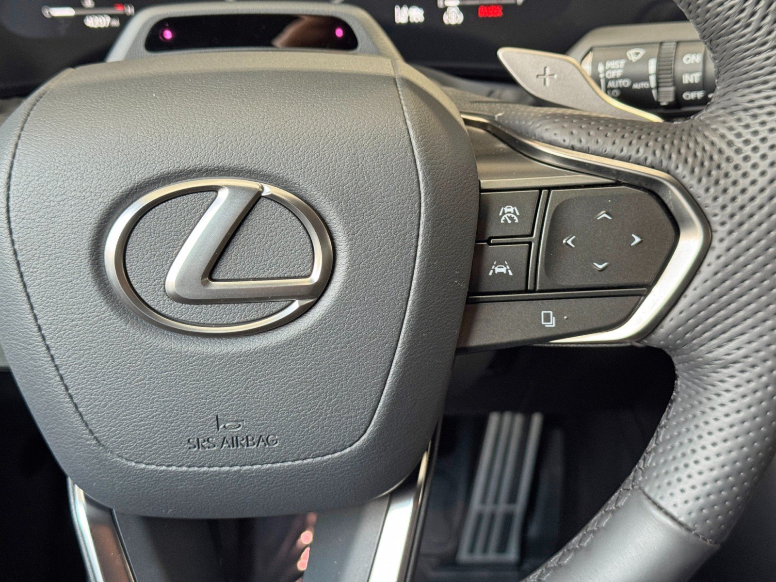 Used 2026 Lexus TX 500h AWD w/ Technology Package image 23