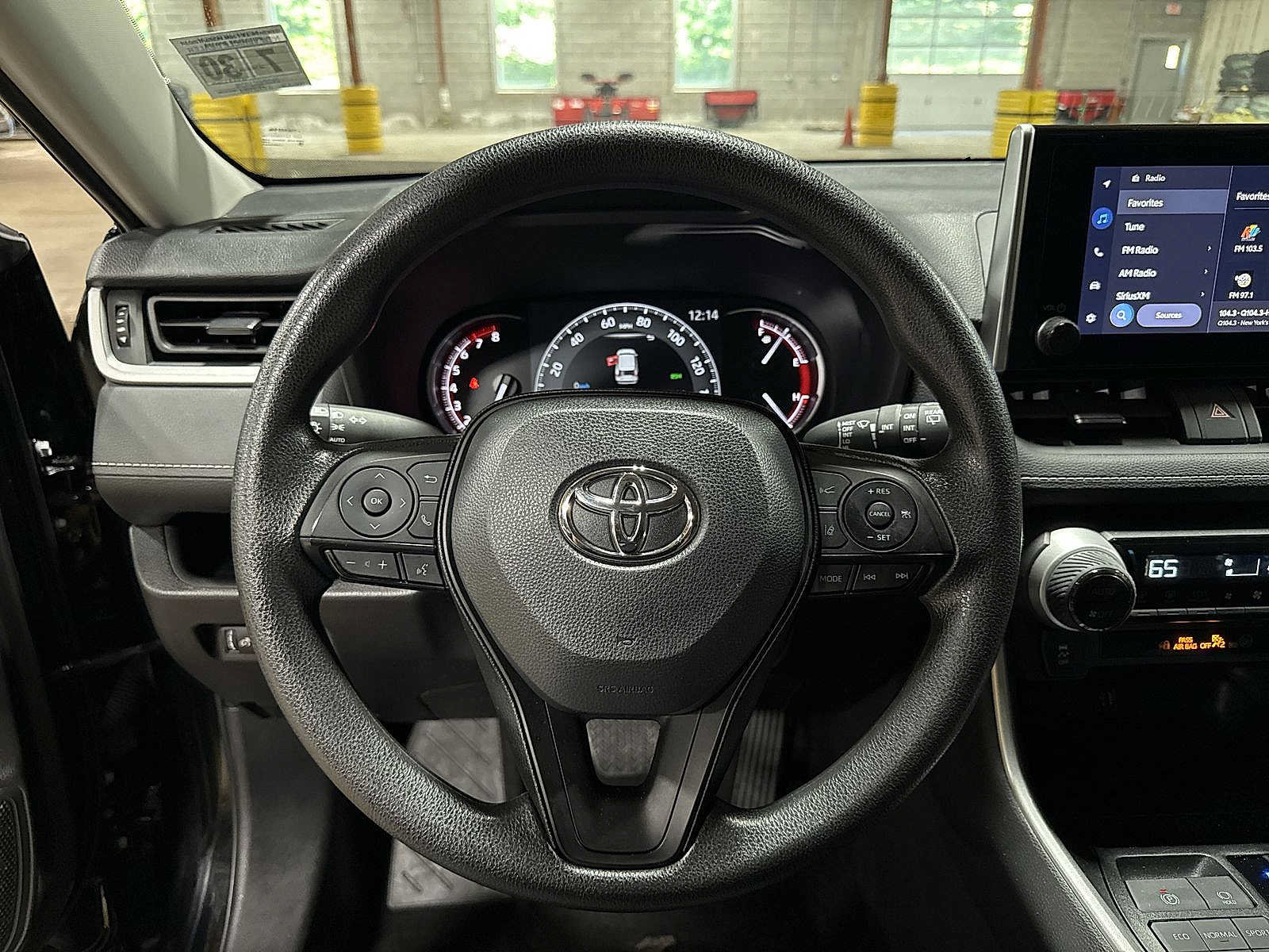 Certified 2025 Toyota RAV4 XLE AWD/4WD image 18