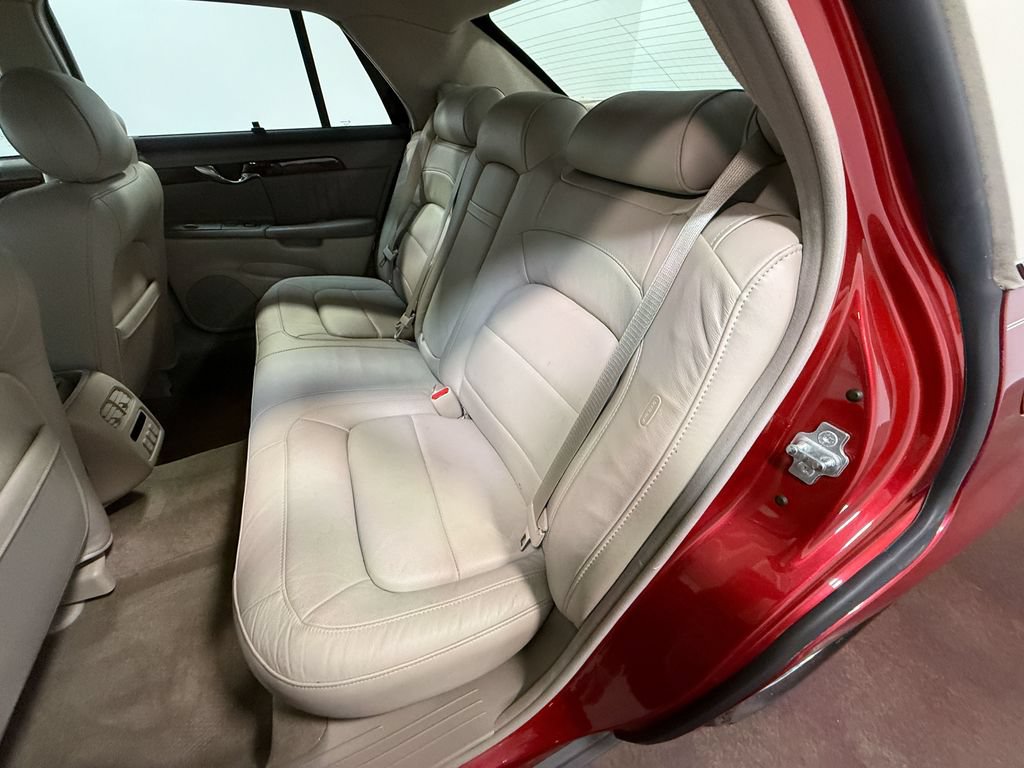 Used 2005 Cadillac De Ville DHS w/ Equipment Group FWD image 8