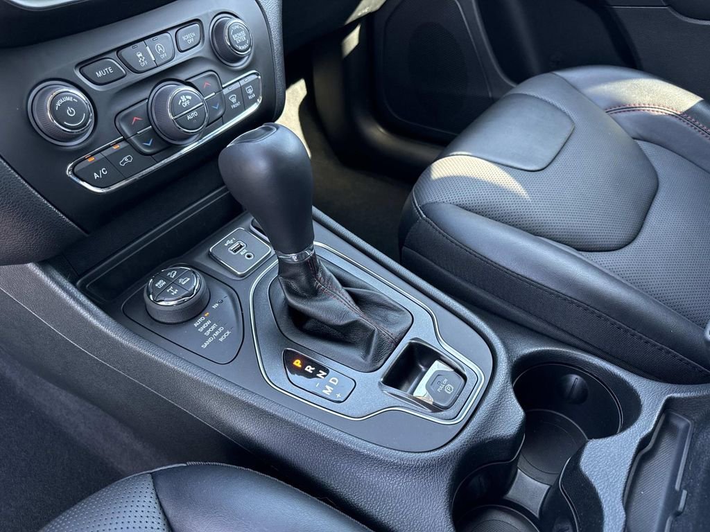 Used 2022 Jeep Cherokee Trailhawk w/ Sound & Nav Group image 25