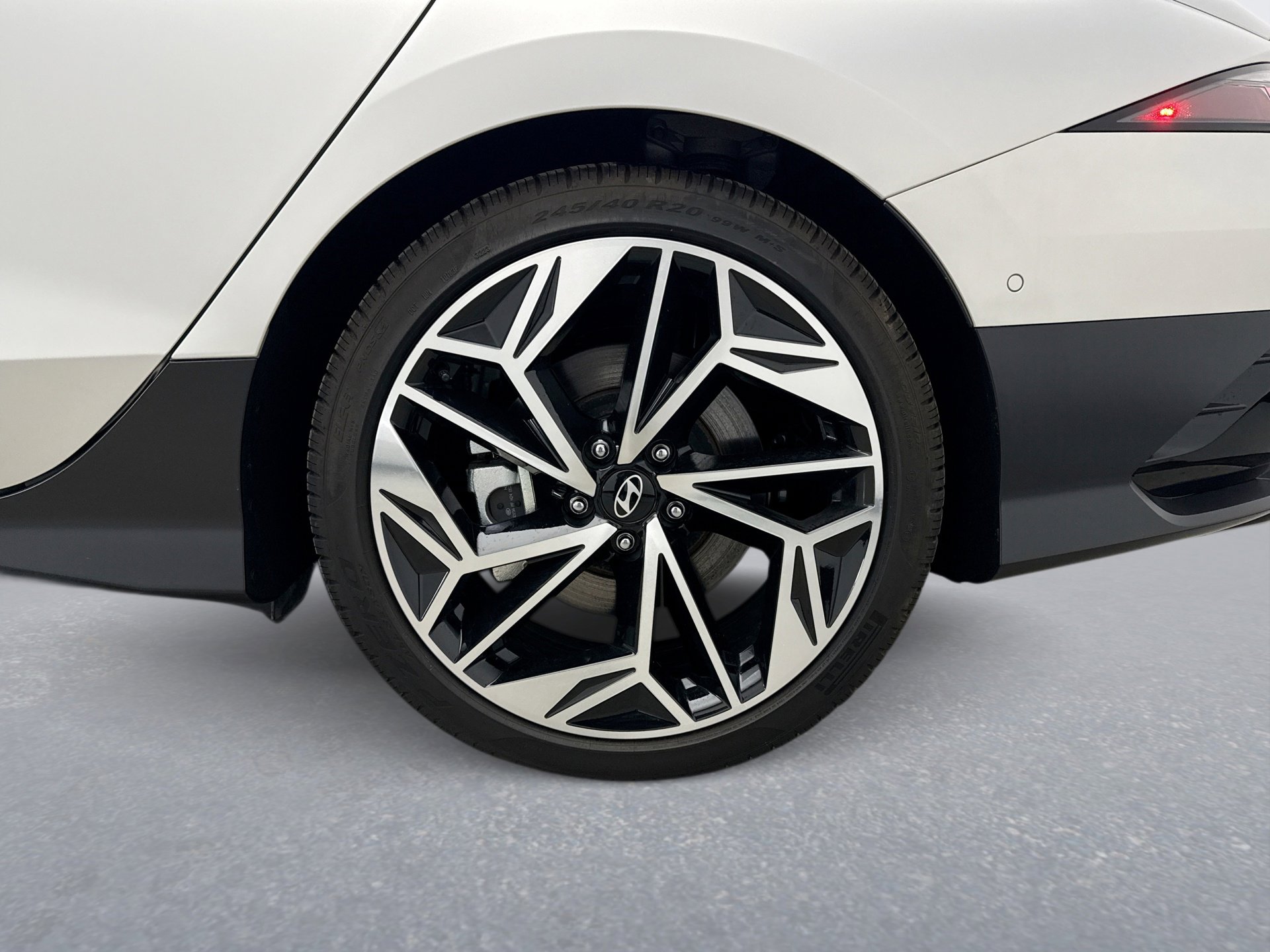 Used 2025 Hyundai Ioniq 6 Limited image 22