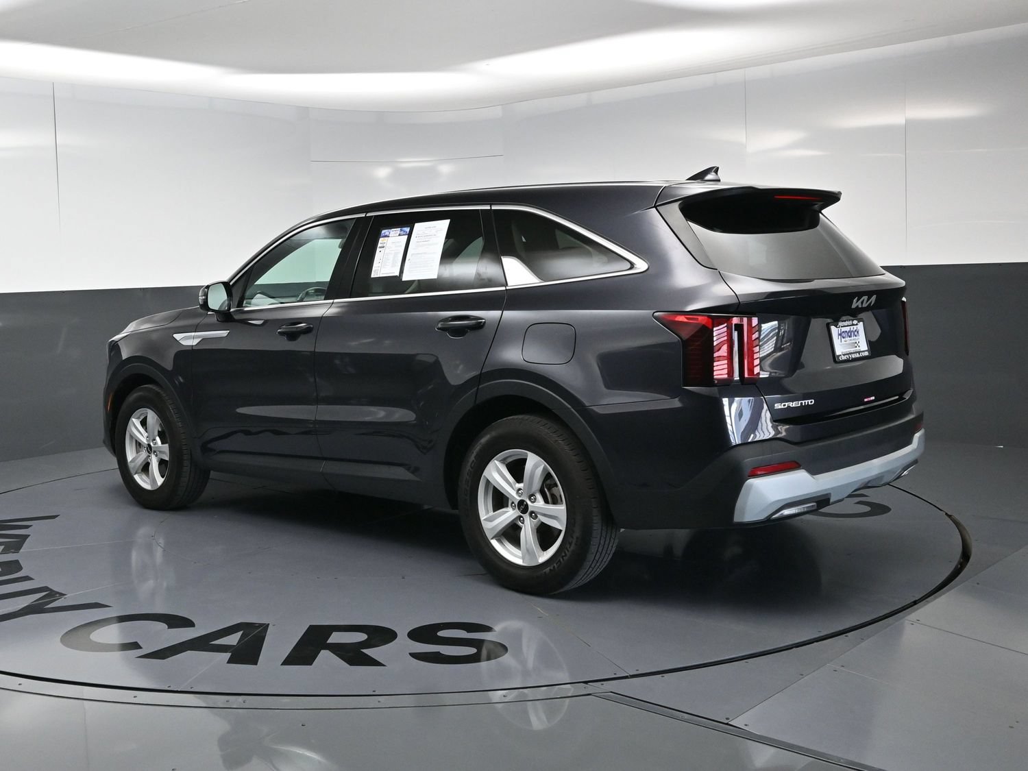 Used 2025 Kia Sorento LX FWD image 7