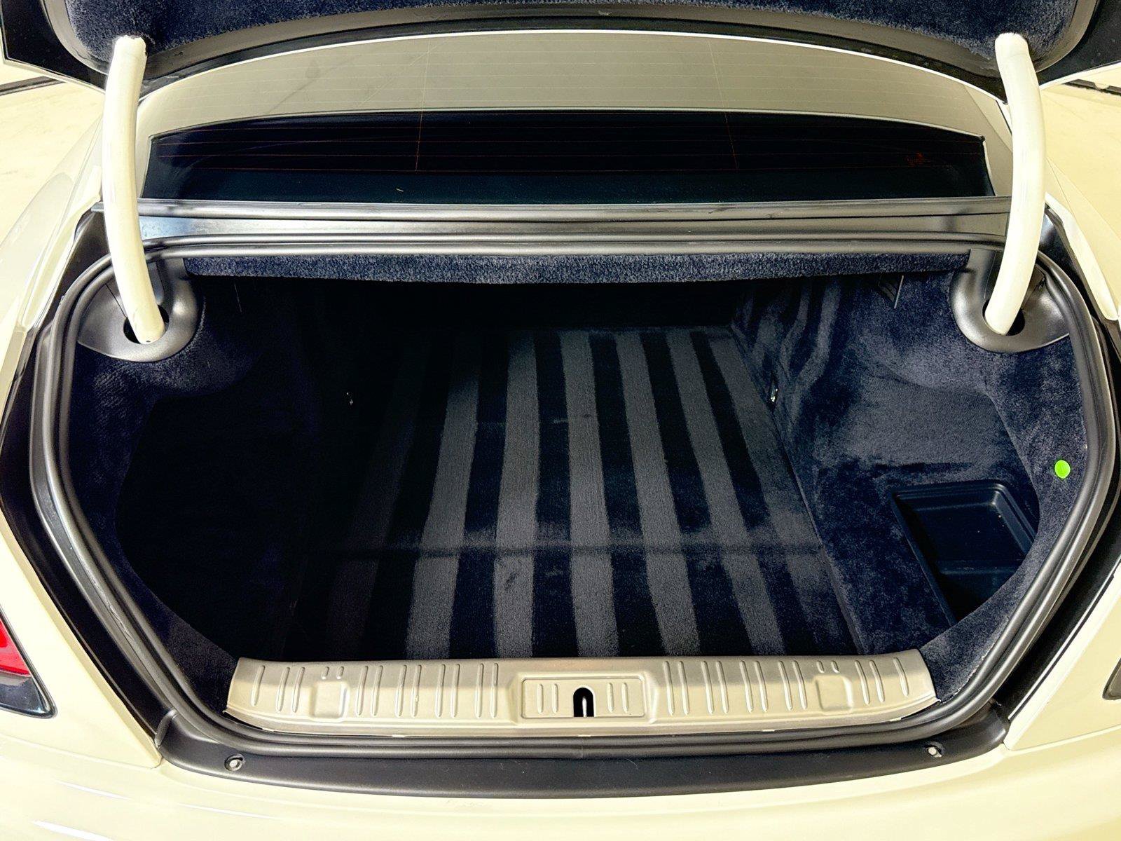 Used 2016 Rolls-Royce Wraith RWD image 25