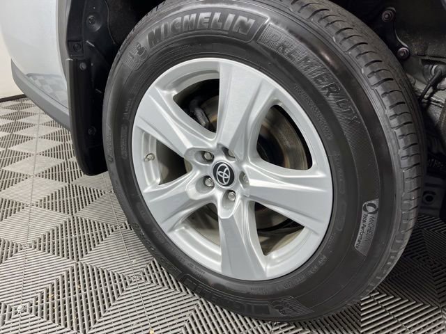 Used 2023 Toyota Highlander L image 16