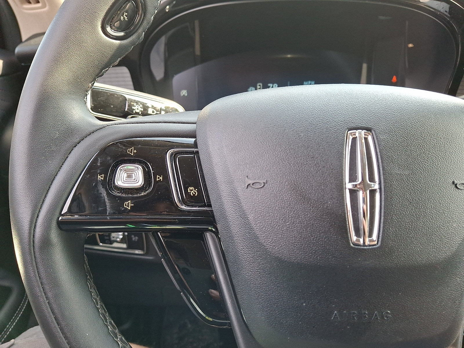 Certified 2024 Lincoln Corsair FWD w/ Equipment Group 101A image 21