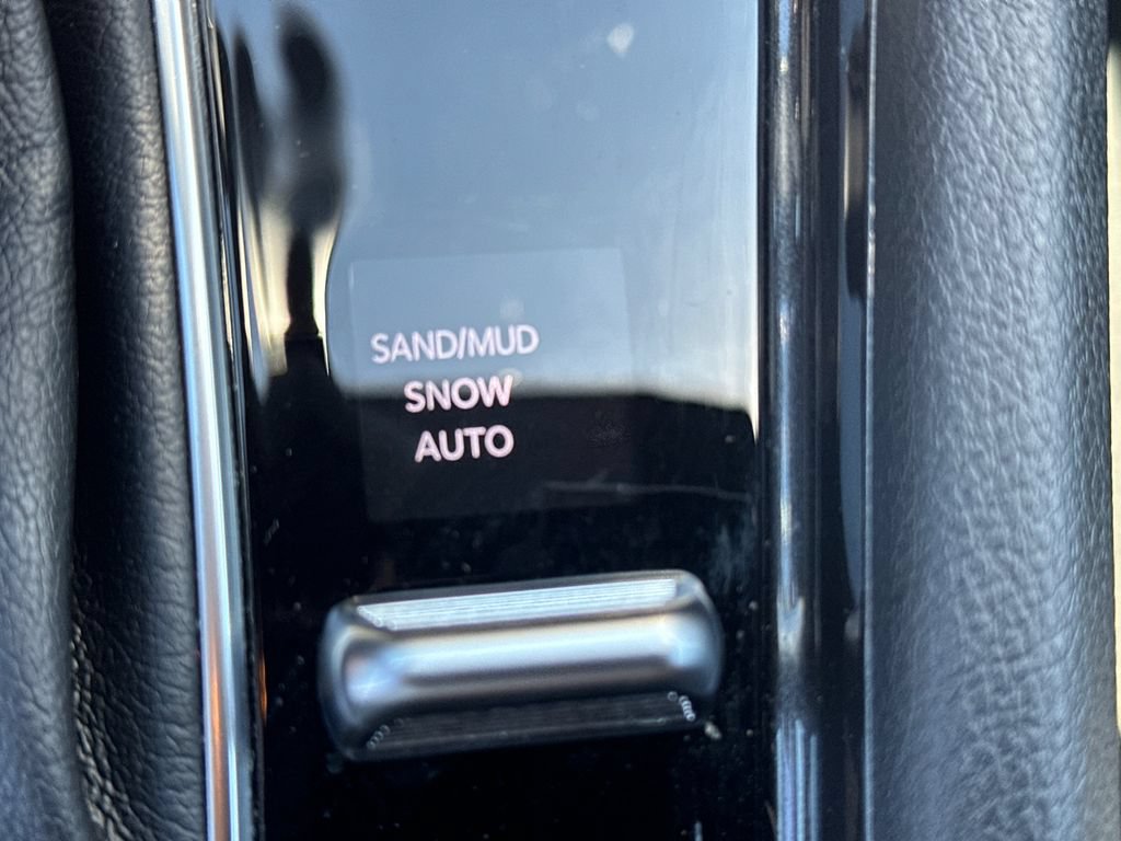 Used 2025 Jeep Compass Latitude AWD/4WD image 30