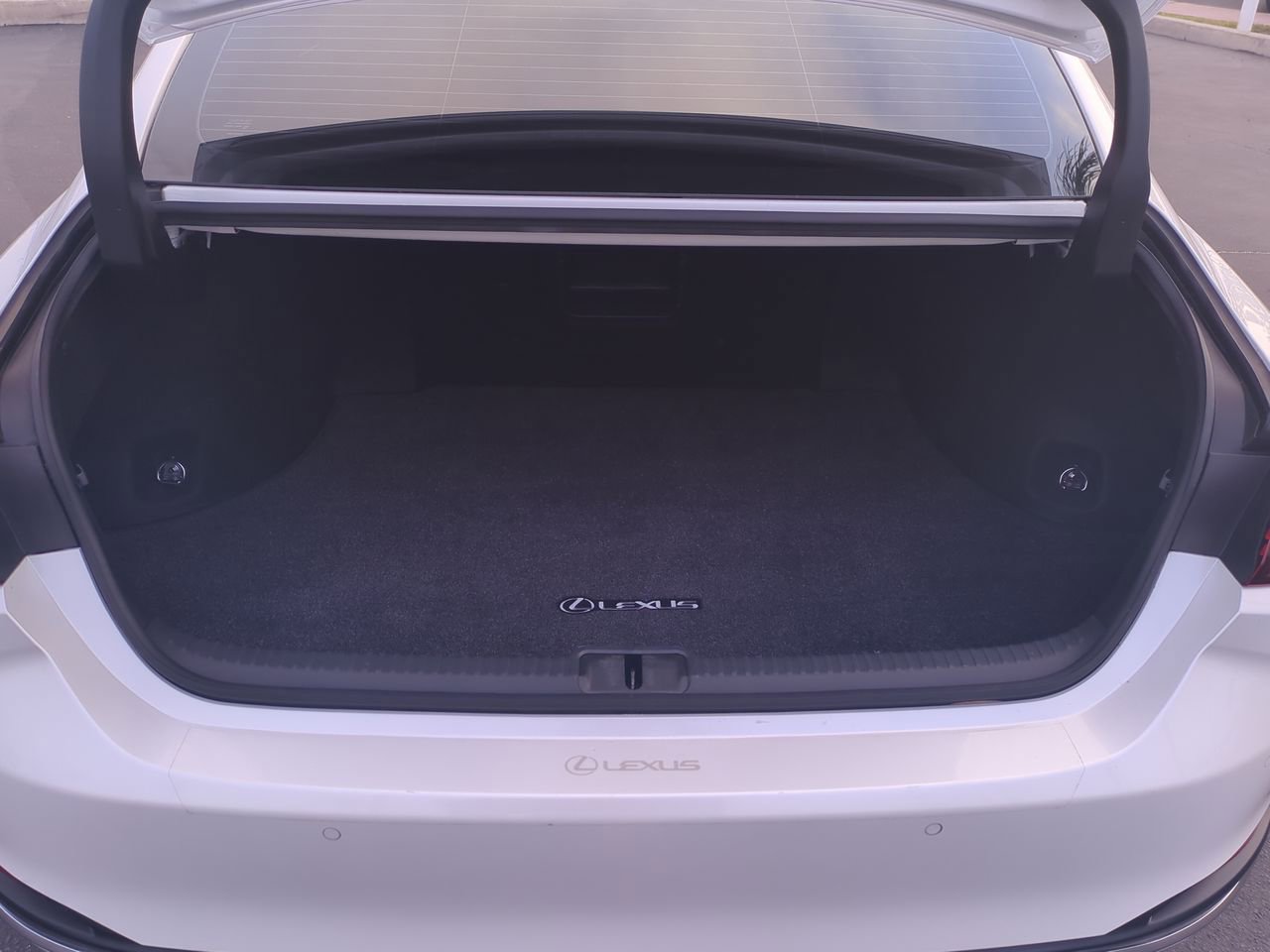 Used 2019 Lexus ES 300h w/ Luxury Package image 33