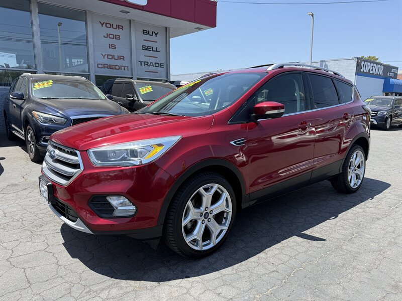 Used 2017 Ford Escape Titanium w/ Equipment Group 301A FWD image 3