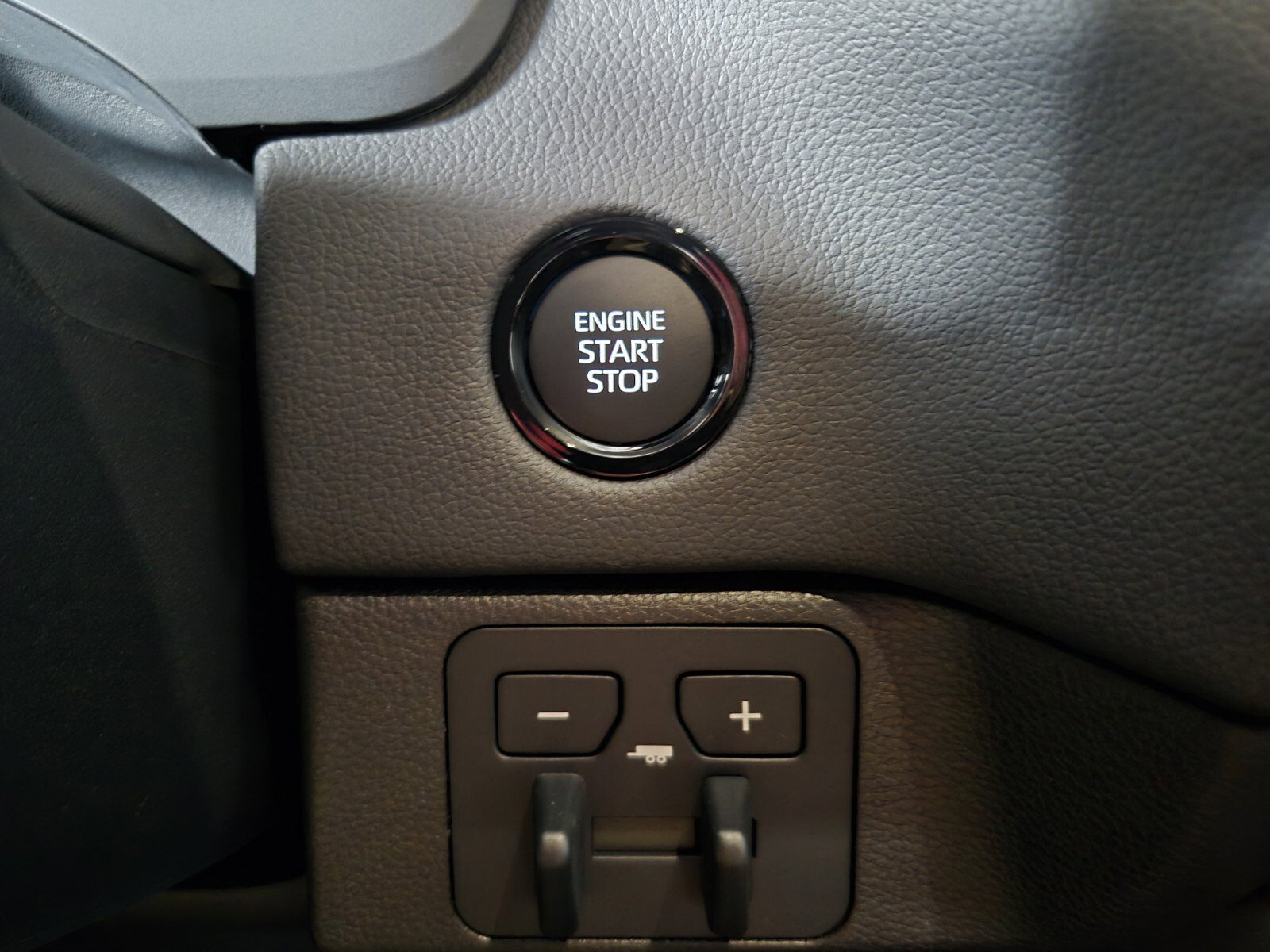 New 2026 Toyota Tundra Limited AWD/4WD image 24