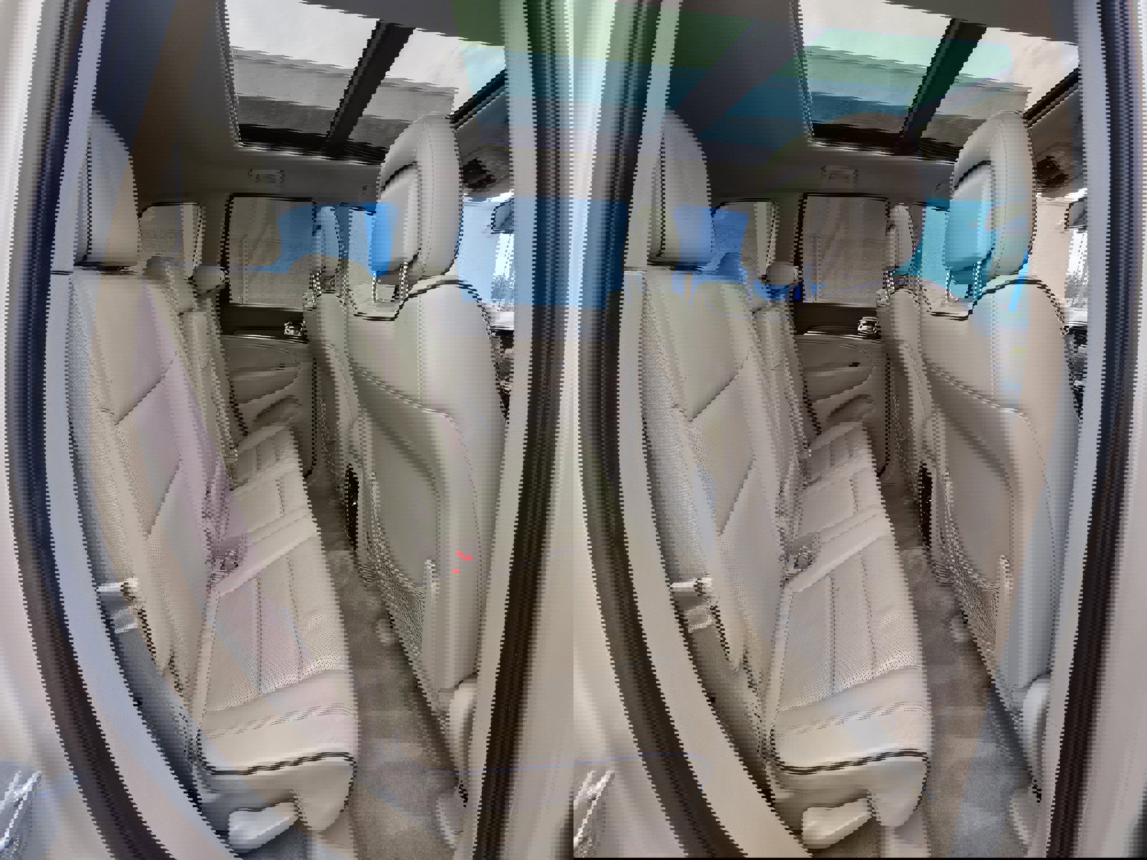 Used 2015 Jeep Grand Cherokee Overland w/ Advanced Technology Group image 21