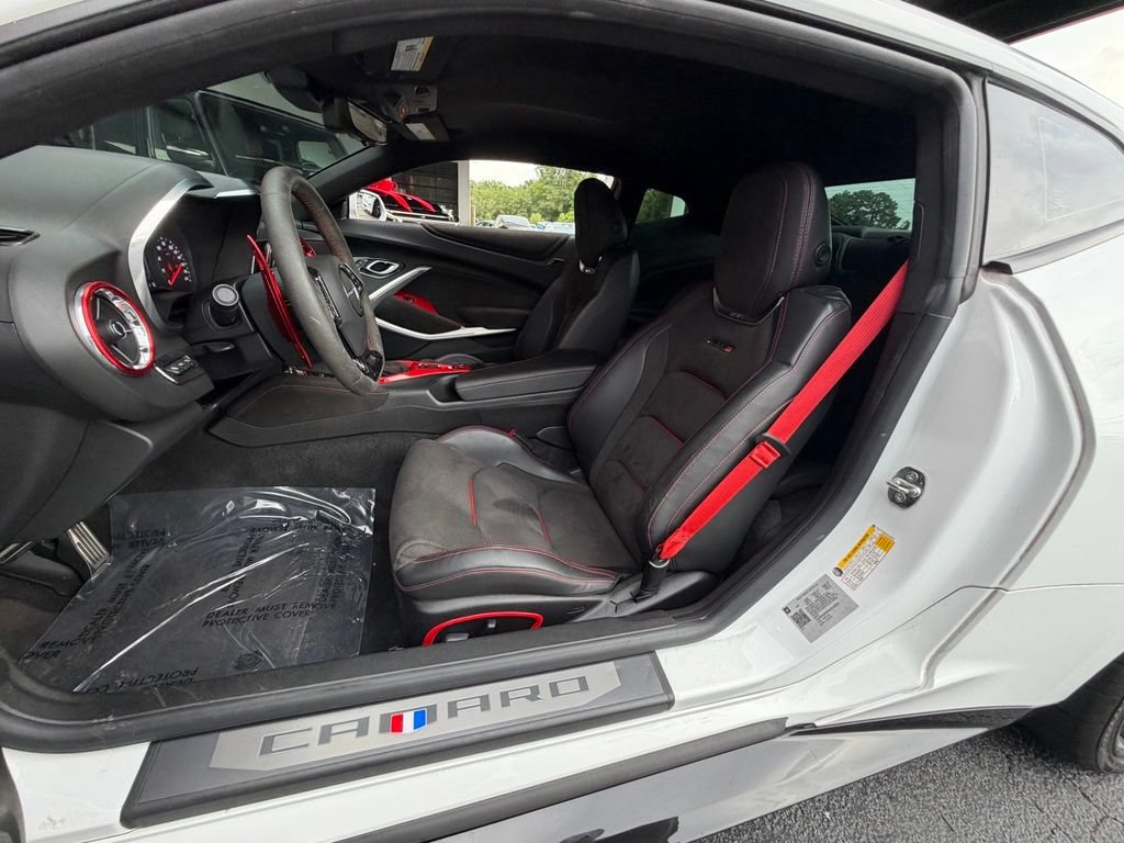 Used 2019 Chevrolet Camaro ZL1 RWD image 26