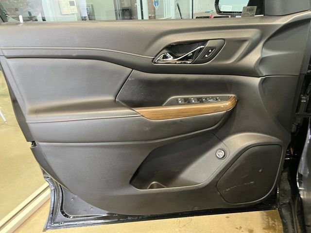Used 2023 GMC Acadia SLE AWD/4WD image 9