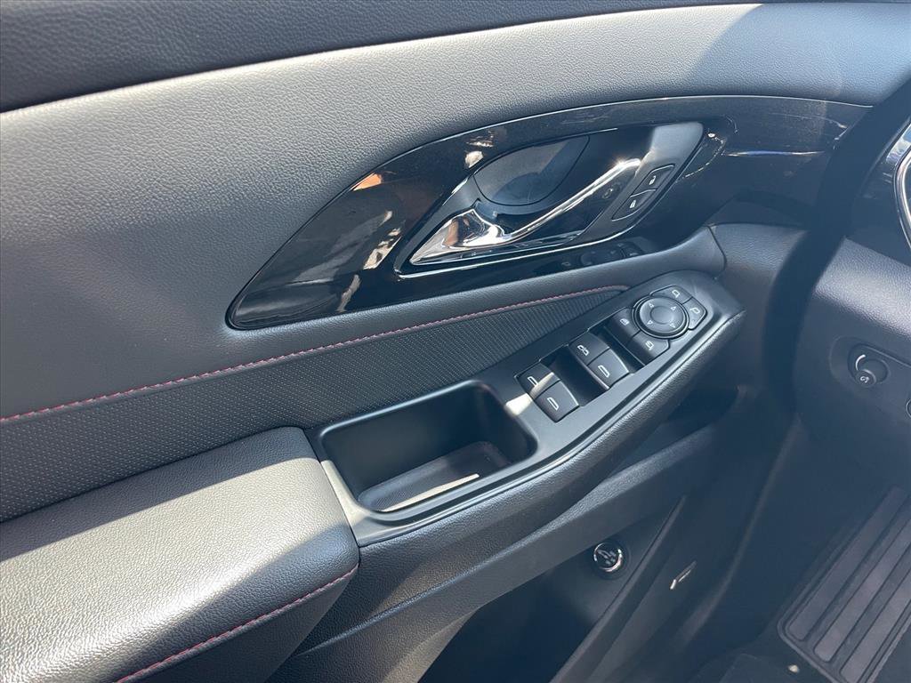 Used 2023 Chevrolet Traverse RS w/ LPO, Floor Liner Package AWD/4WD image 19