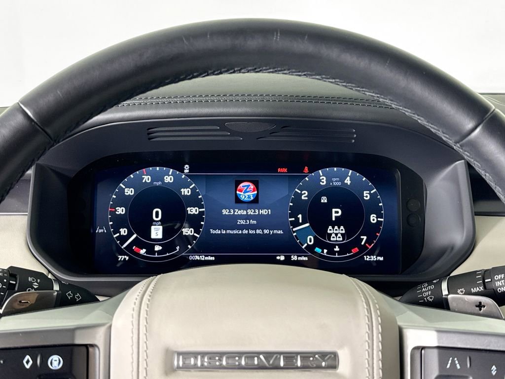 Used 2024 Land Rover Discovery Metropolitan Edition image 10