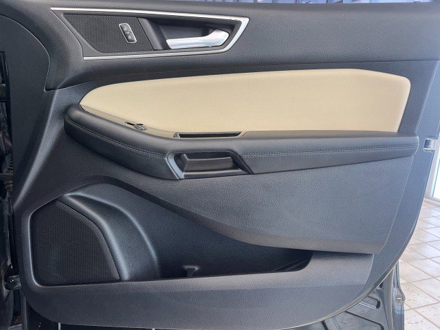 Used 2015 Ford Edge SEL w/ Equipment Group 201A image 17