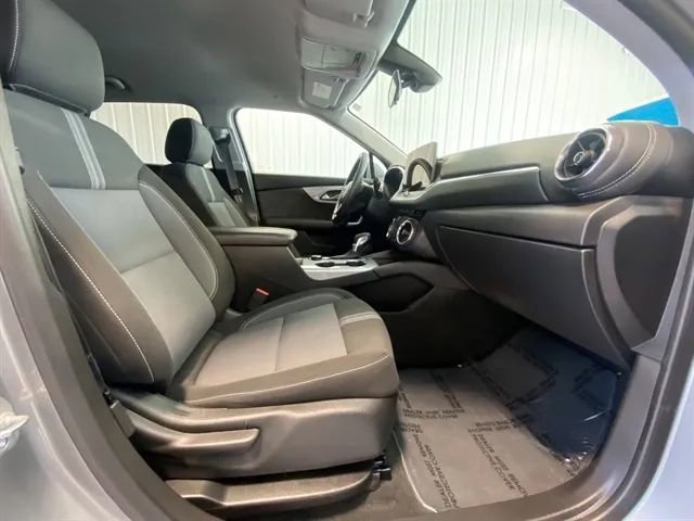 Used 2025 Chevrolet Blazer LT image 19