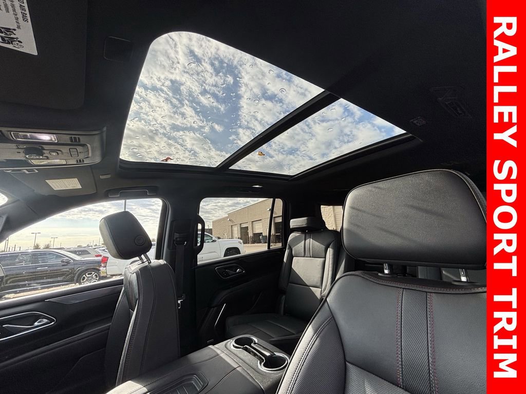 Used 2023 Chevrolet Suburban RST w/ Luxury Package image 21