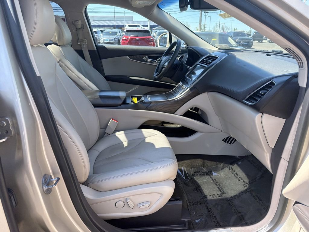 Used 2017 Lincoln MKX Reserve w/ Lincoln MKX Climate Package image 15