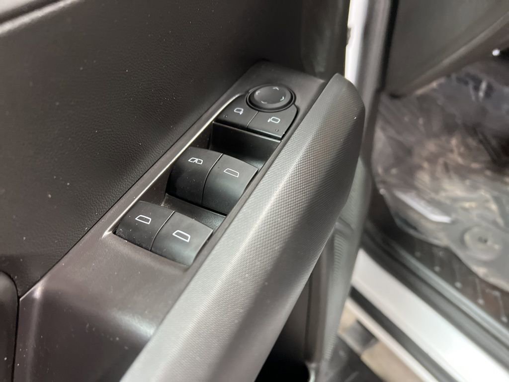 Used 2025 Chevrolet Colorado LT w/ LT Convenience Package image 26