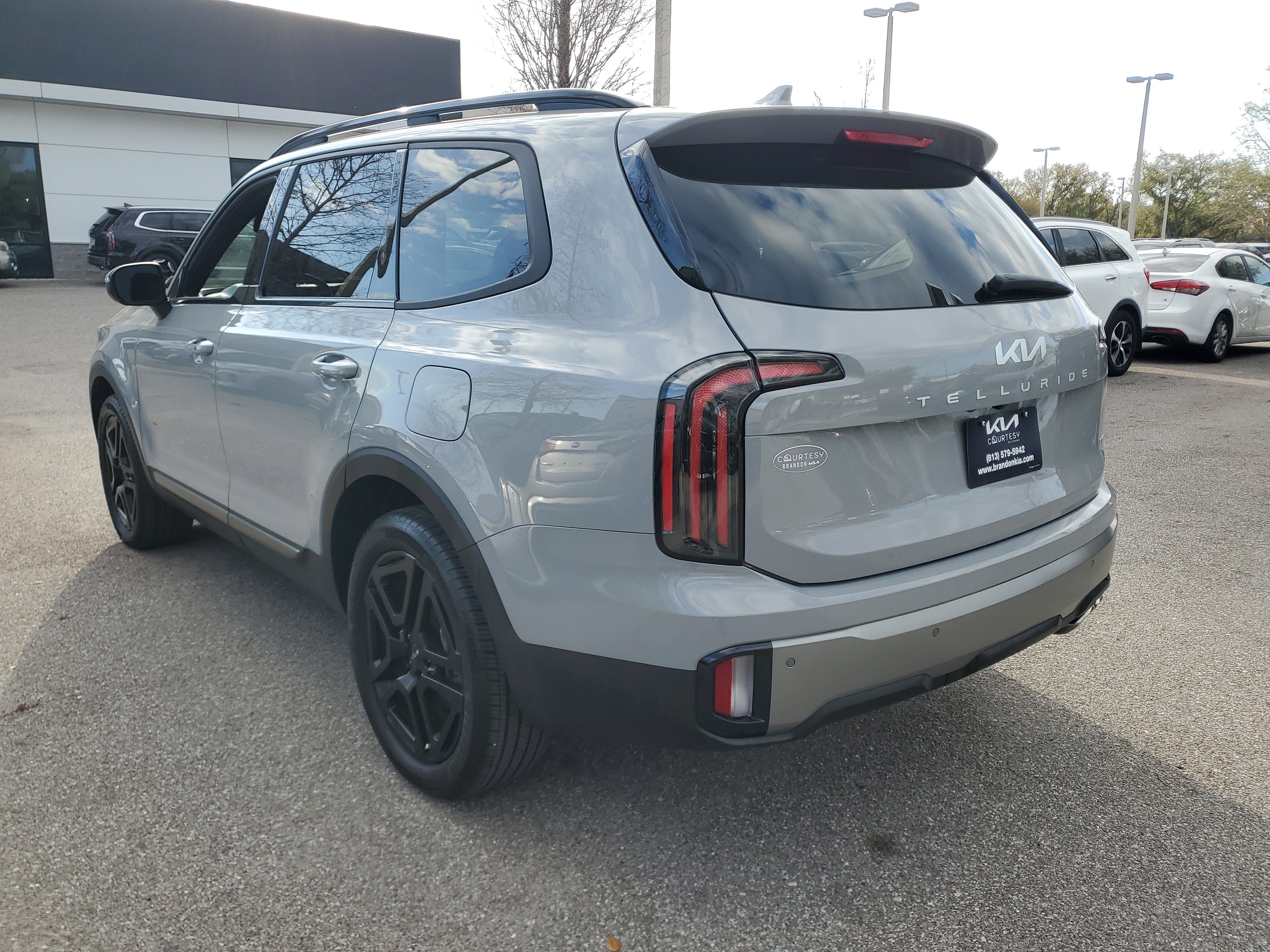 Used 2023 Kia Telluride EX X-Line image 2