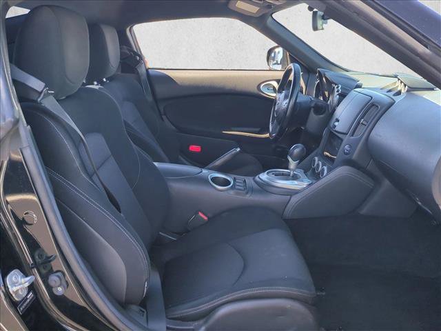 Used 2016 Nissan 370Z Coupe RWD image 16
