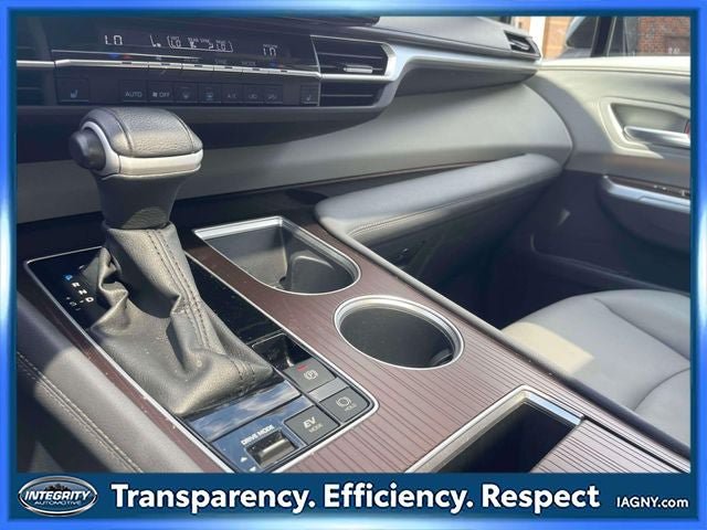 Used 2024 Toyota Sienna XLE FWD image 31