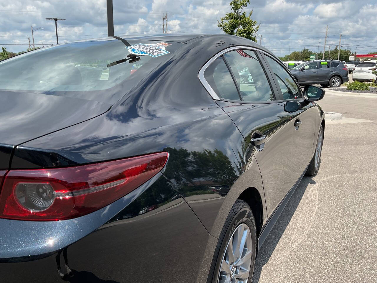 Used 2020 MAZDA MAZDA3 Sedan FWD image 8