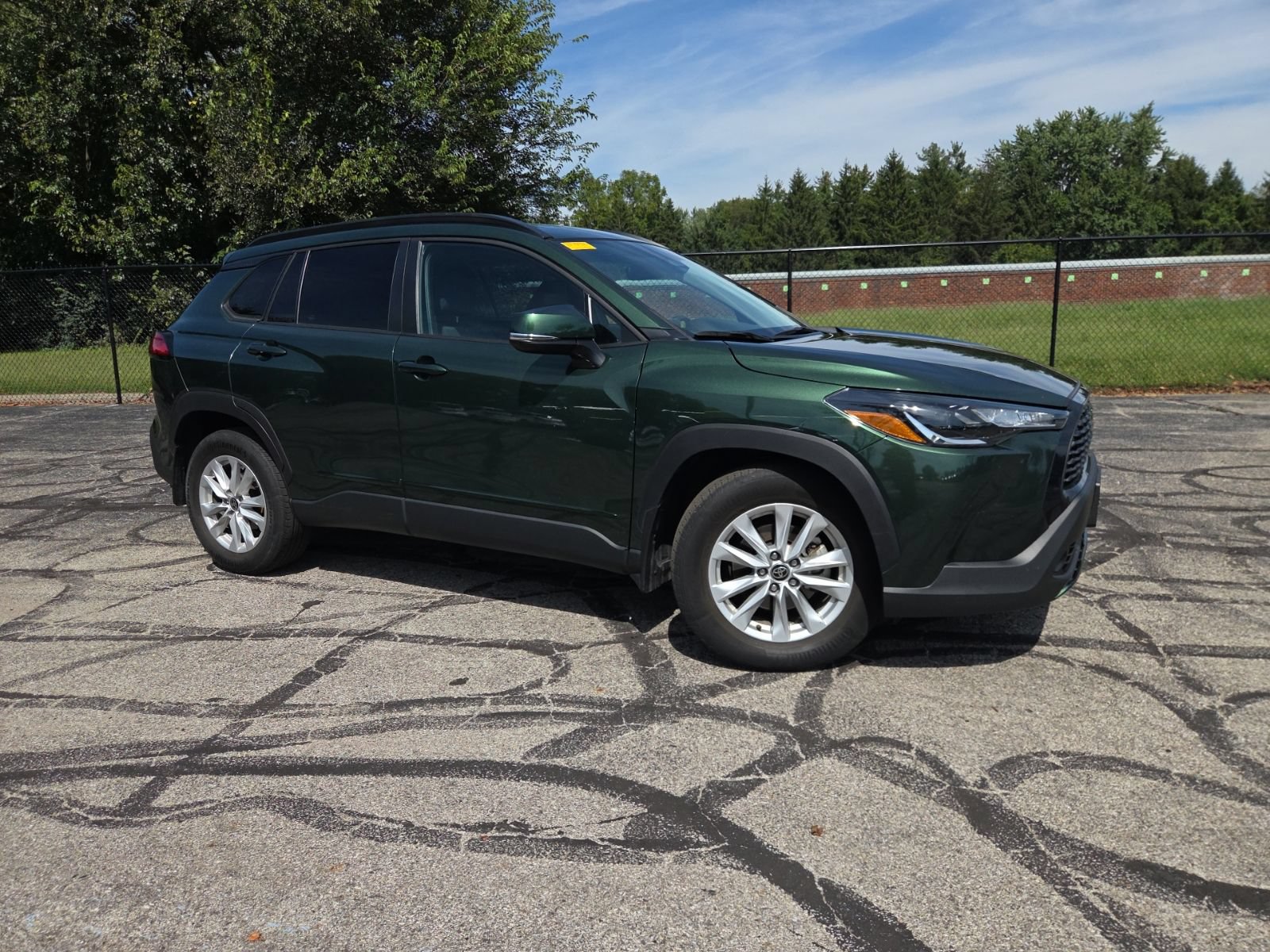 Used 2023 Toyota Corolla Cross LE AWD/4WD image 2