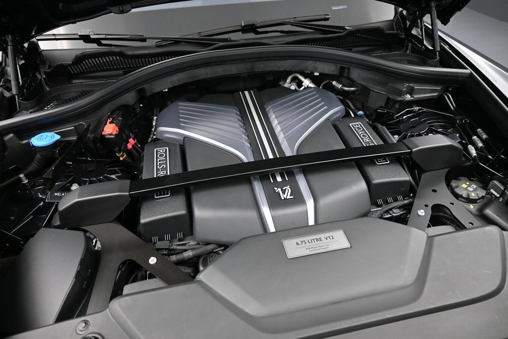 Certified 2024 Rolls-Royce Cullinan Black Badge AWD/4WD image 37