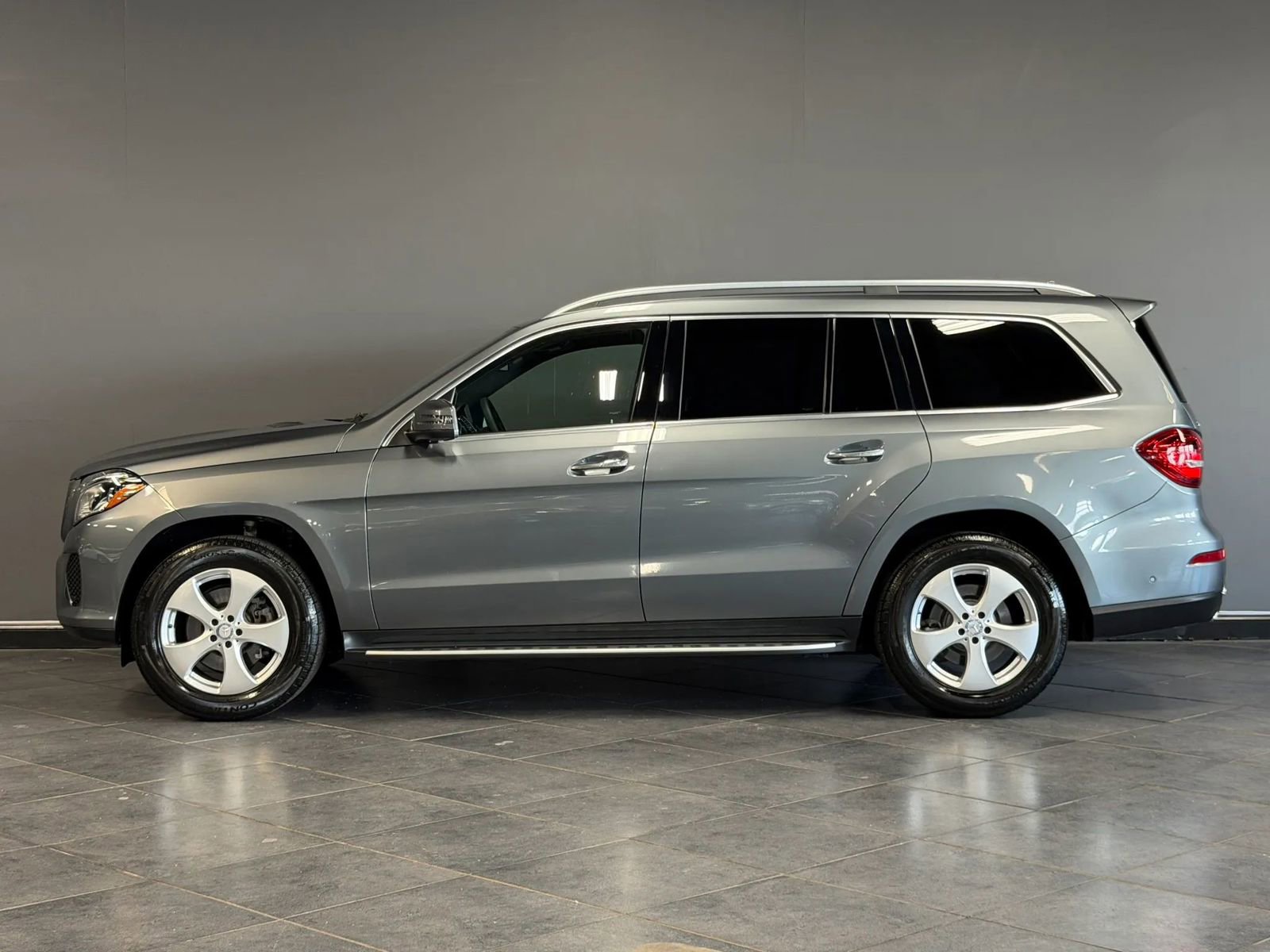 Used 2017 Mercedes-Benz GLS 450 4MATIC image 8