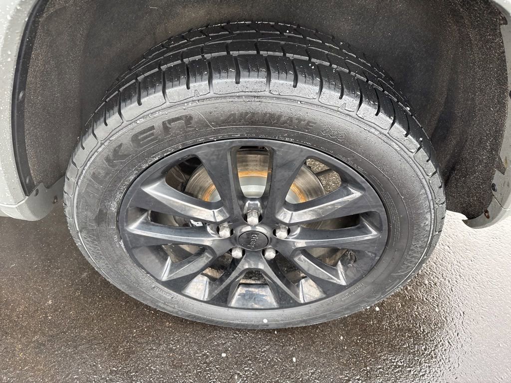 Used 2020 Jeep Grand Cherokee Altitude image 12