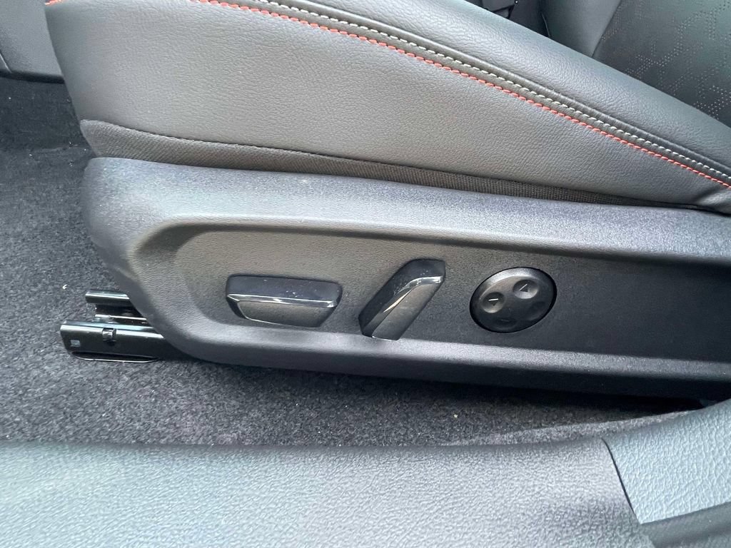 New 2026 Nissan Sentra SR w/ SR Premium Package FWD image 15