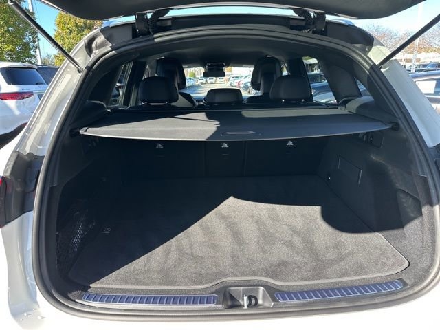 Used 2025 Mercedes-Benz GLC 300 4MATIC image 23