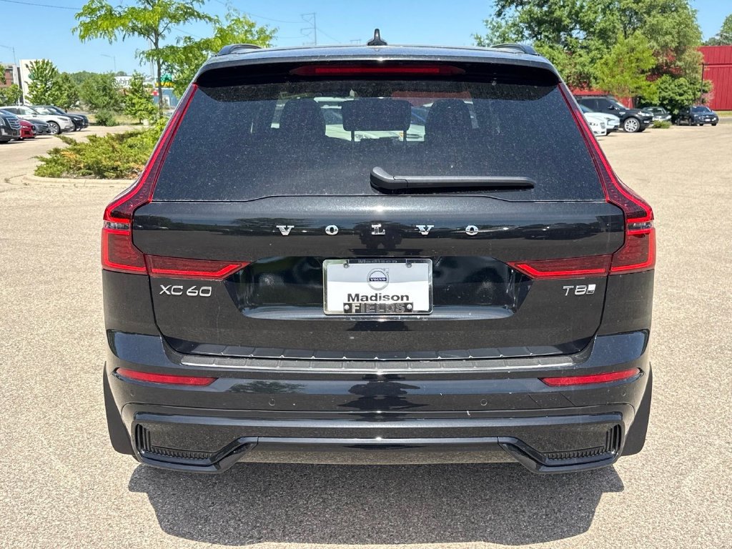 New 2026 Volvo XC60 T8 Plus w/ Climate Package AWD/4WD image 3