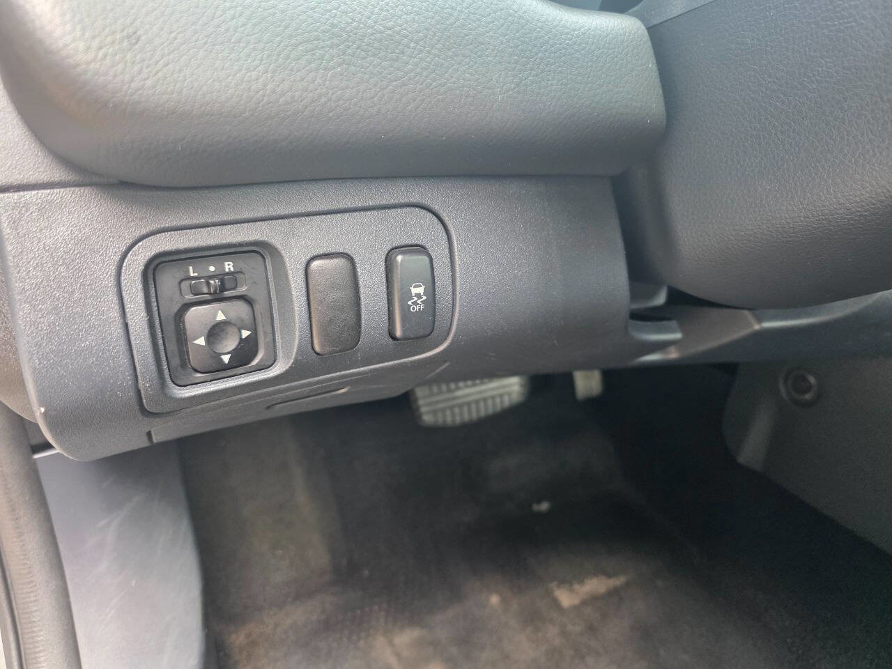 Used 2012 Mitsubishi Eclipse image 15