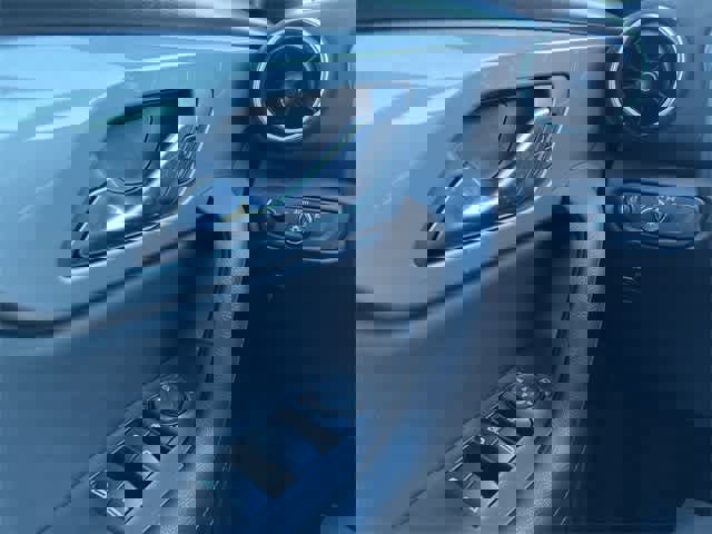 Used 2020 Chevrolet Blazer LT image 38