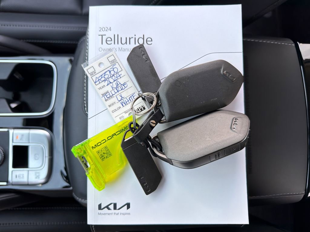 Used 2024 Kia Telluride LX image 36