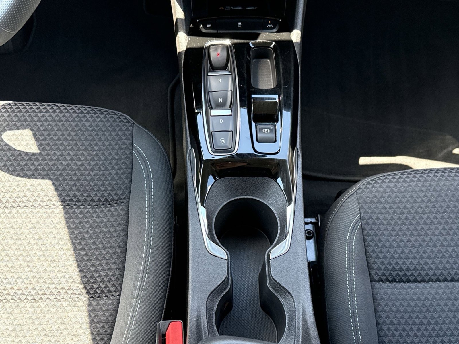 Used 2023 Chevrolet Bolt EUV LT FWD image 21