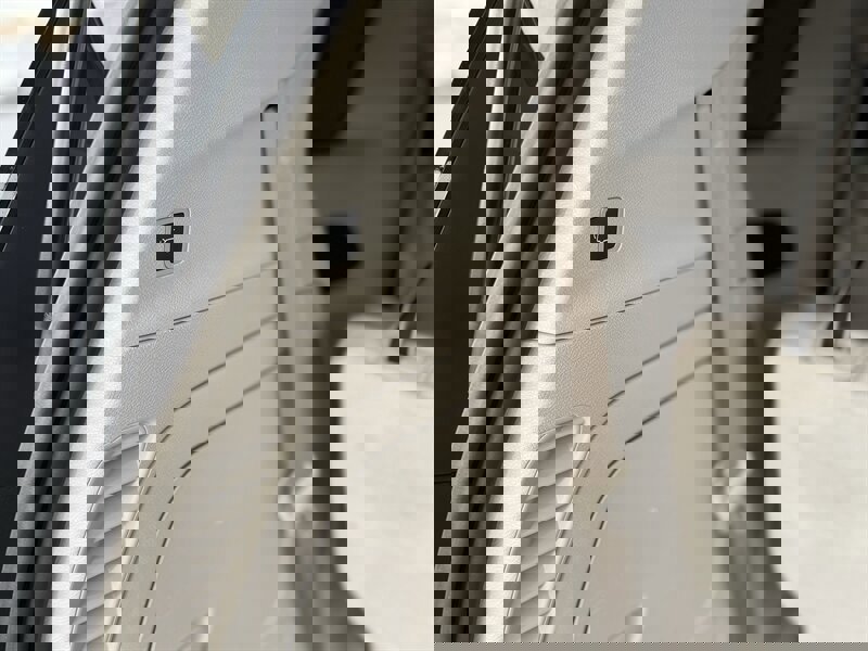 Used 2021 Chrysler Pacifica Touring-L image 13