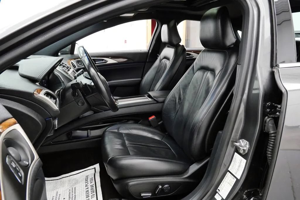 Used 2020 Lincoln MKZ Reserve w/ Elements Package FWD image 10