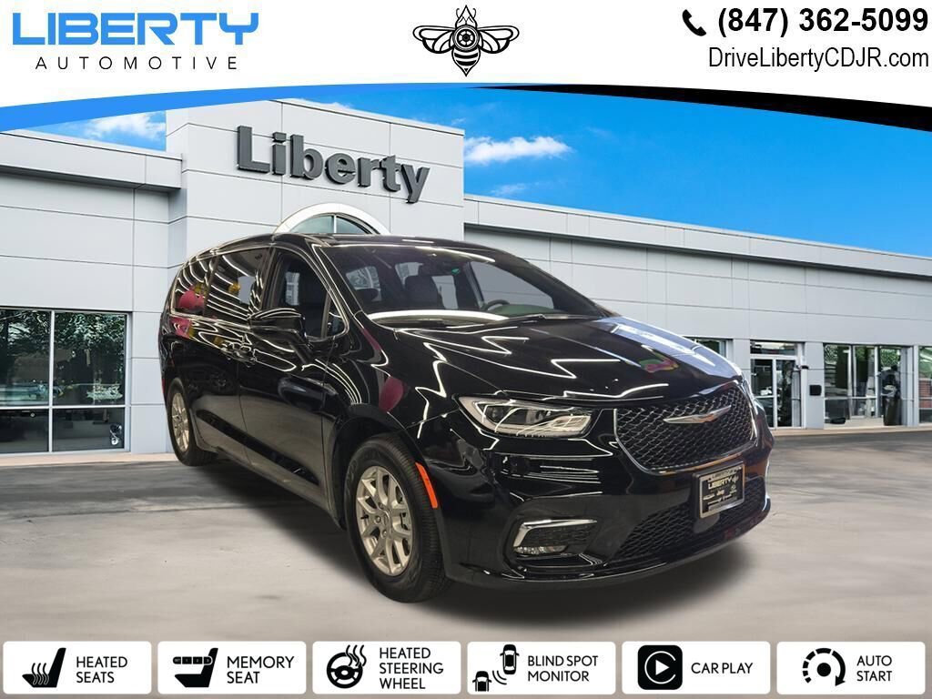 New 2025 Chrysler Pacifica Select