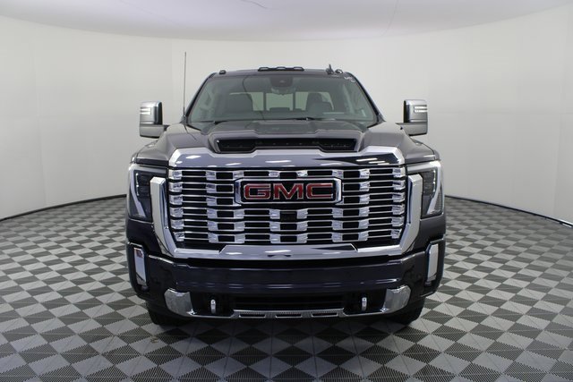 New 2026 GMC Sierra 3500 Denali w/ Denali Reserve Package image 32