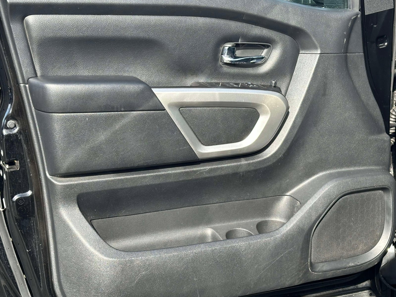 Used 2020 Nissan Titan SV w/ SV Convenience Package image 17