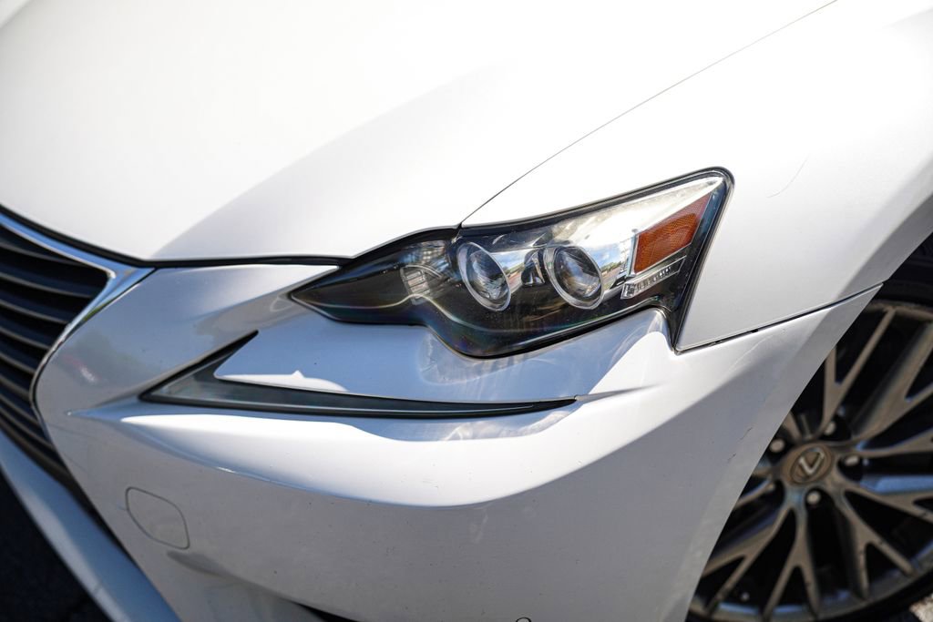 Used 2016 Lexus IS 200t w/ Premium Package RWD image 4