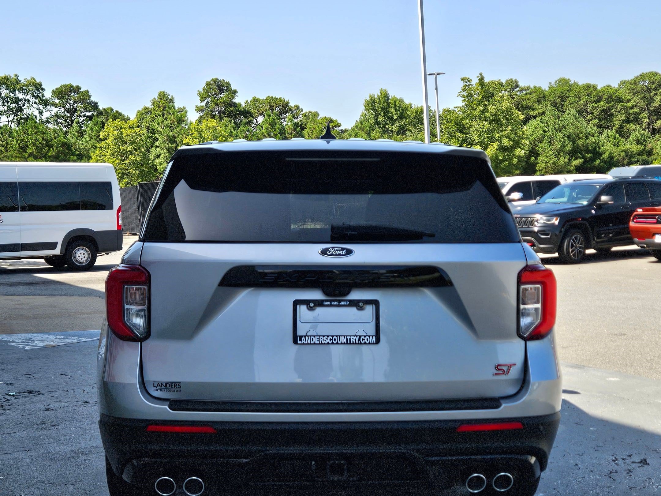 Used 2022 Ford Explorer ST AWD/4WD image 6